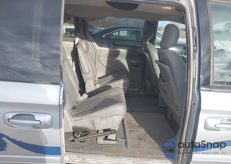 2005 Dodge Grand Caravan Sxt z USA, uszkodzony, nr VIN 2D4GP44L85R252150